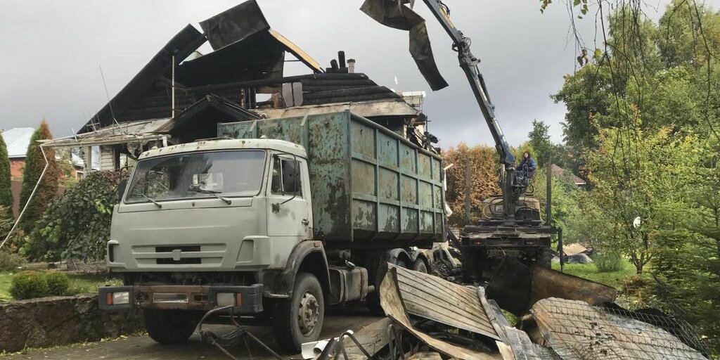 Вывоз мусора после пожара с утилизацией в Смоленске в октябре