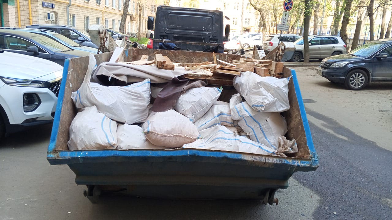 Вывоз мусора из магазина в Смоленске в октябре
