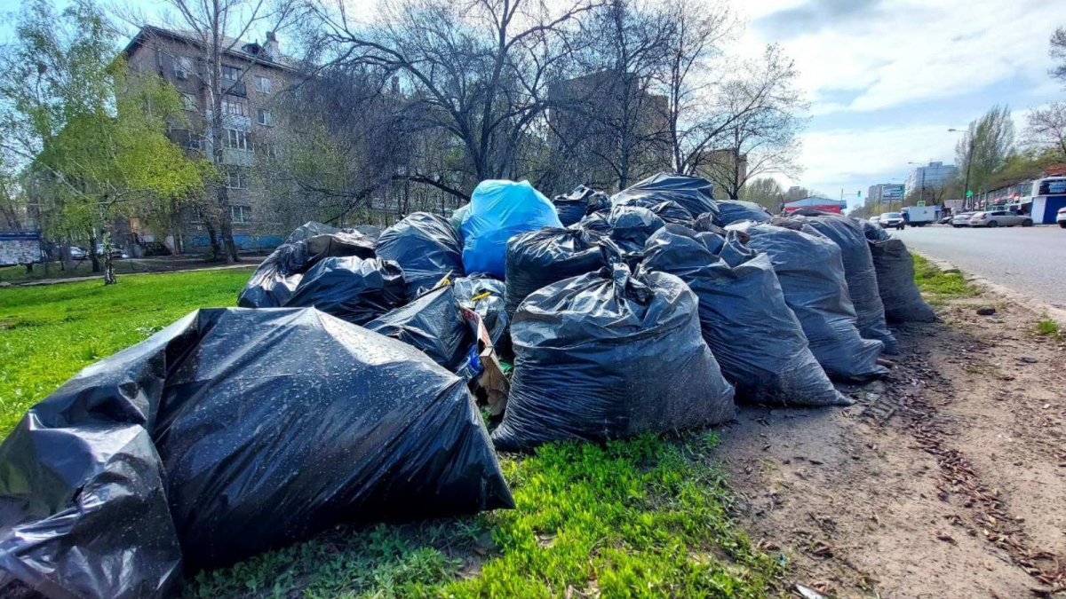 Вывоз и утилизация мусора после субботника в Смоленске в октябре